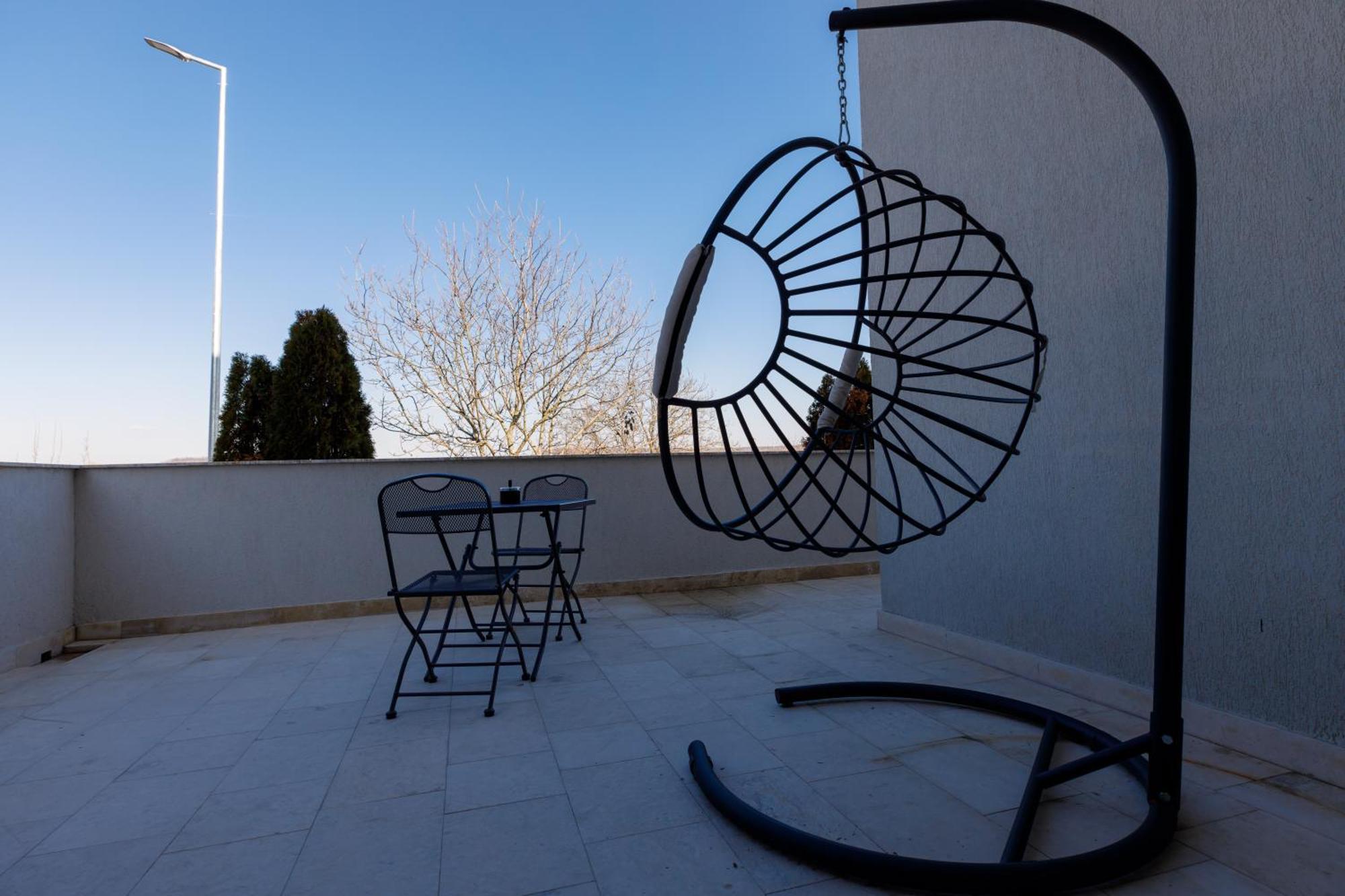 River Place Pitesti Luaran gambar