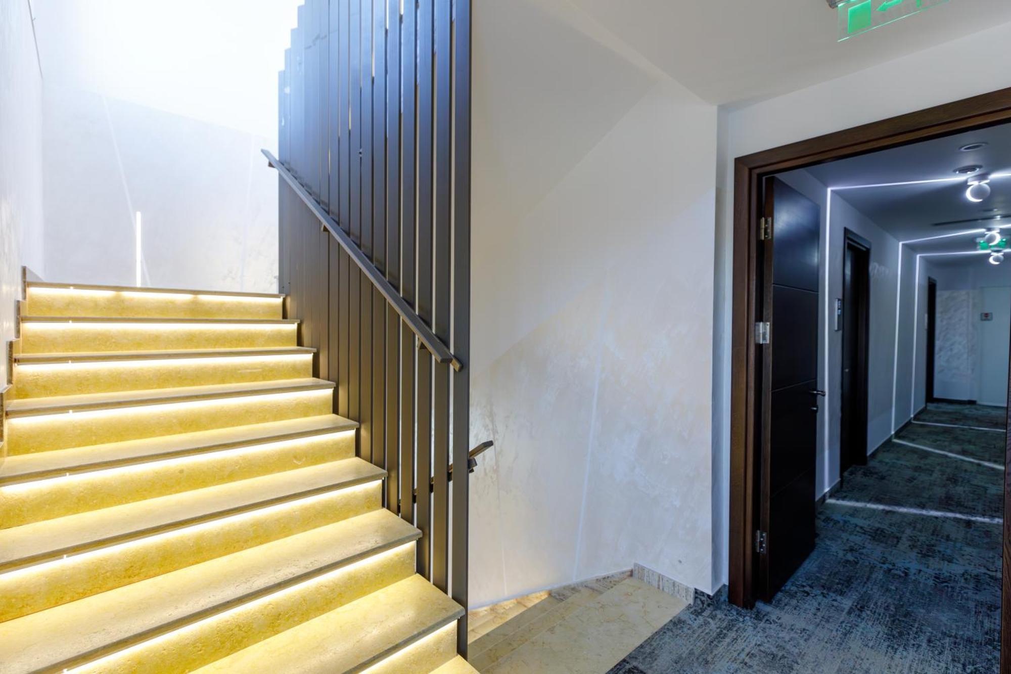 River Place Pitesti Luaran gambar