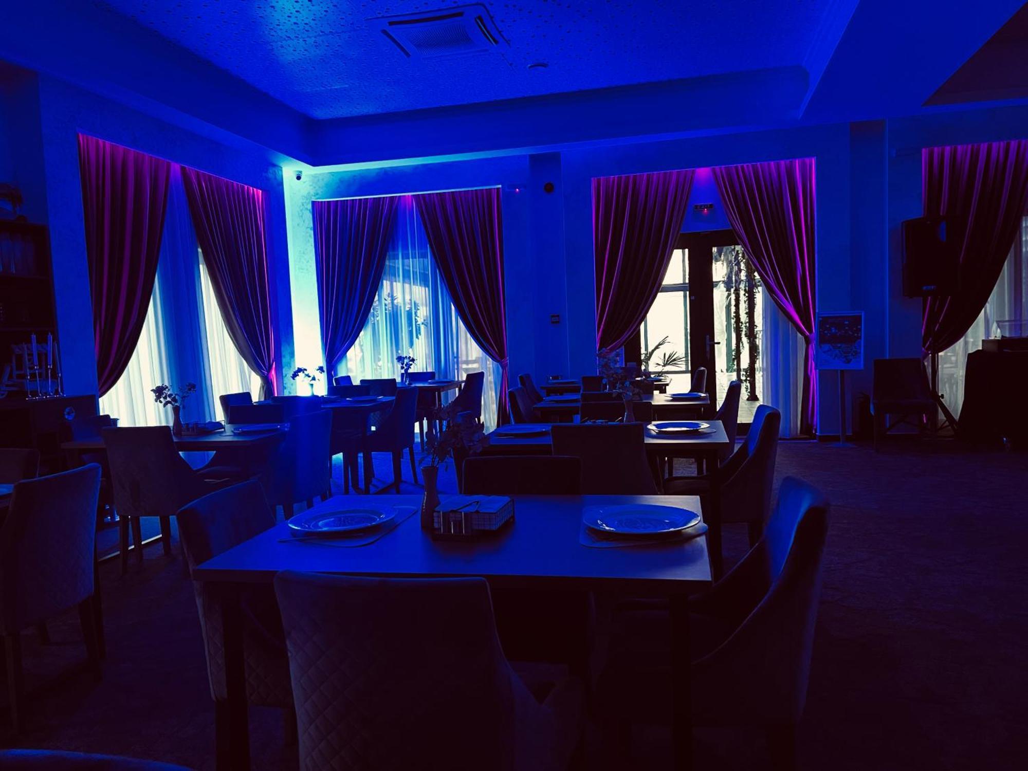 River Place Pitesti Luaran gambar