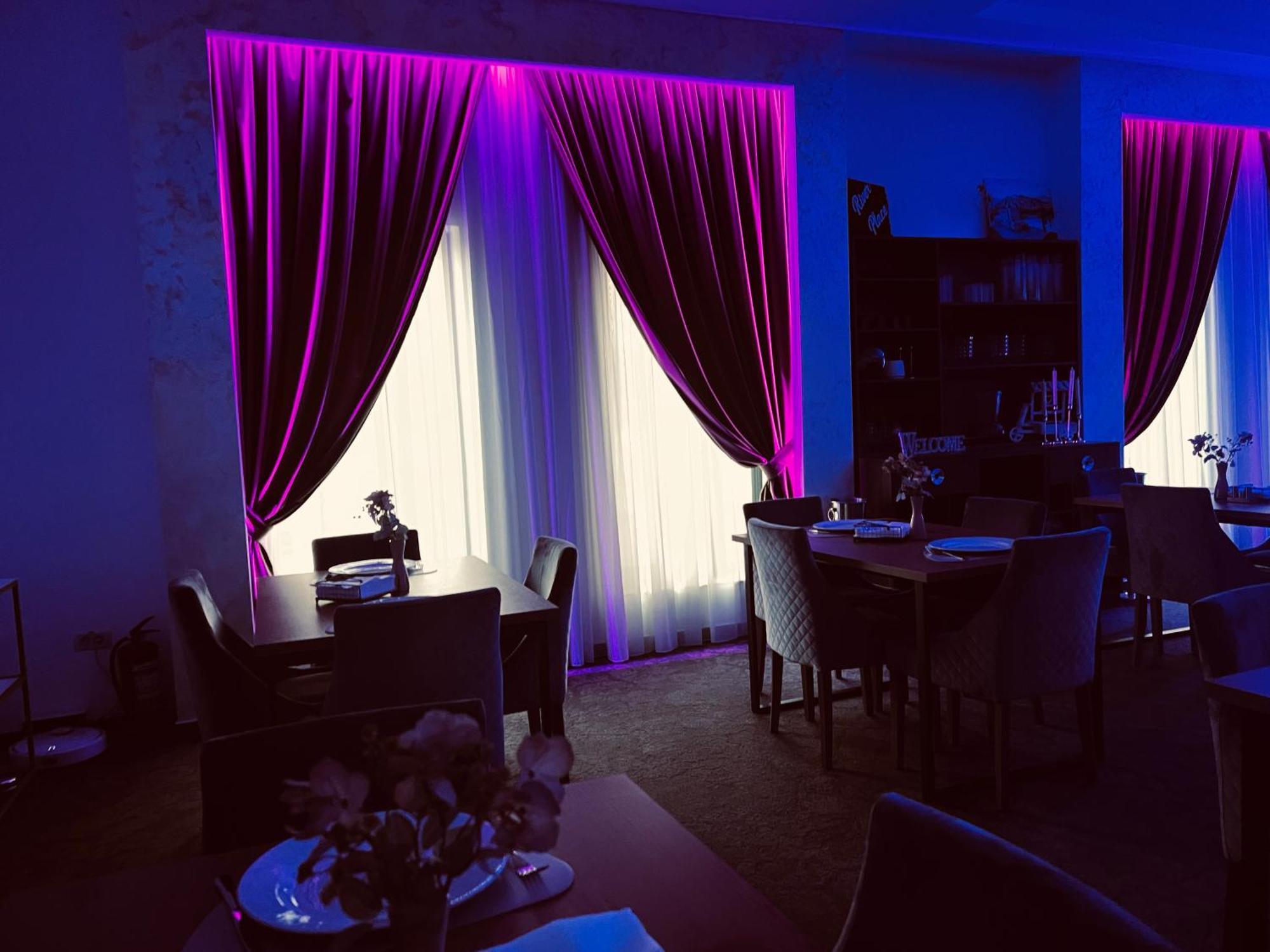 River Place Pitesti Luaran gambar